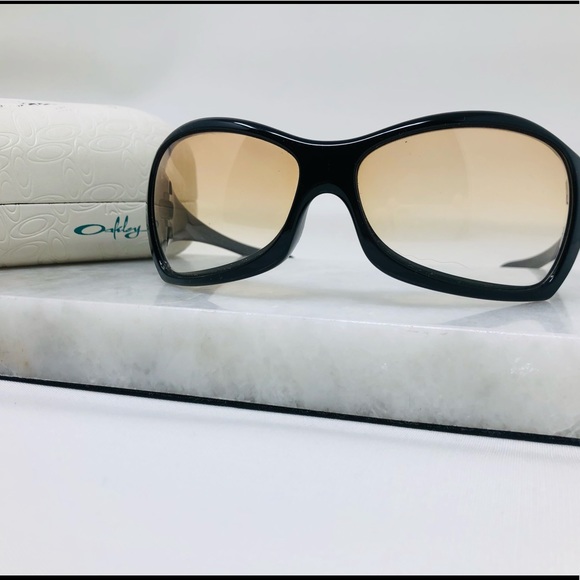 OAKLEY GRAPEVINE サングラス OAKLEYサングラスGRAPEVINE(グレープバイン)アジアンフィットモデル